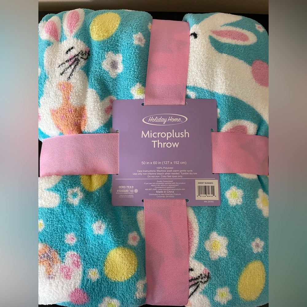NEW- Micro plush throw blanket.